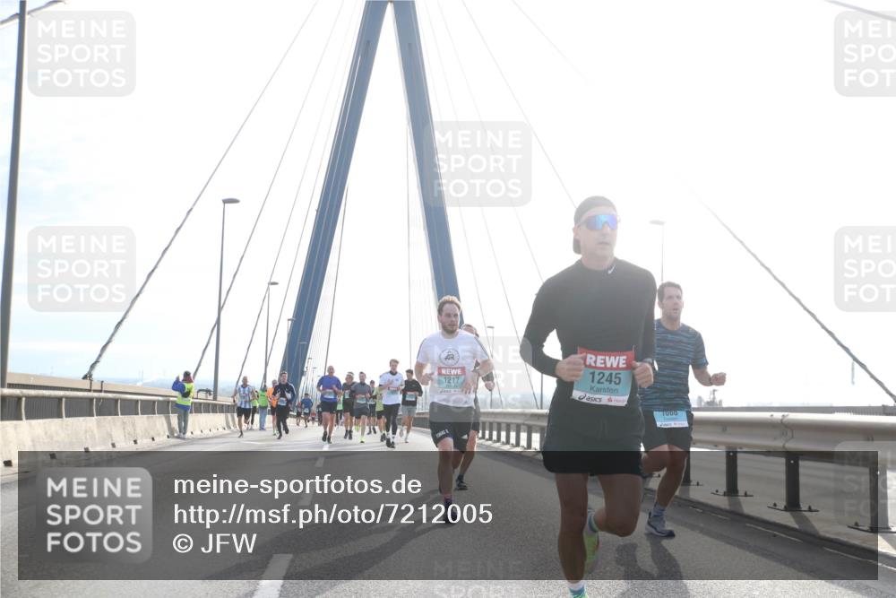 03.10.2024 - Köhlbrandbrückenlauf Jannik Wohlers http://msf.ph/oto/7212005 03.10.2024 09:21:02 Position 1 1217, 1245, 1000 meine-sportfotos.de
