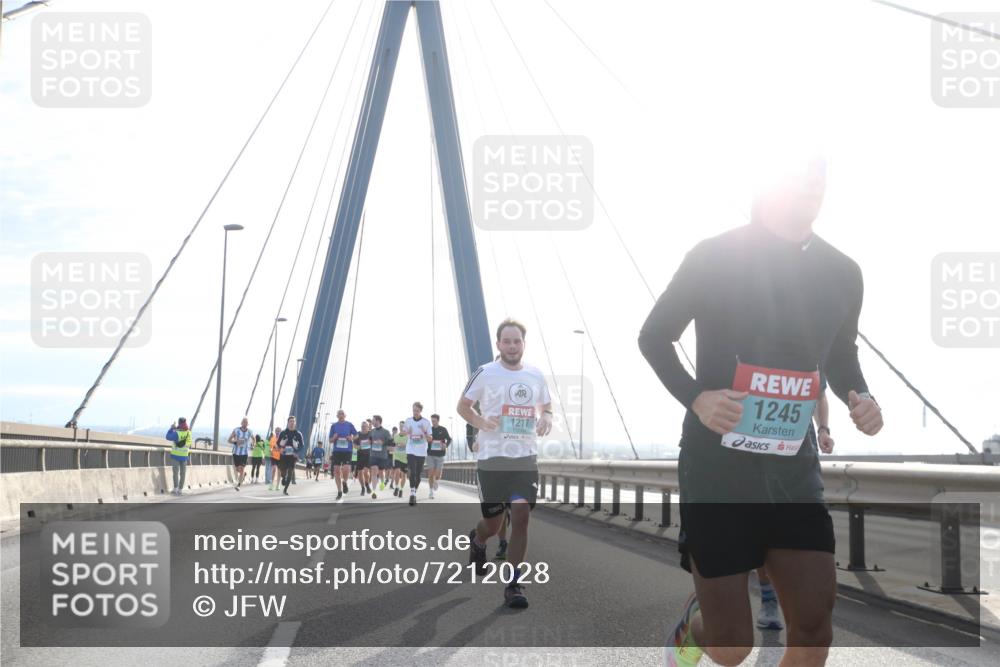 03.10.2024 - Köhlbrandbrückenlauf Jannik Wohlers http://msf.ph/oto/7212028 03.10.2024 09:21:02 Position 1 1217, 1245 meine-sportfotos.de