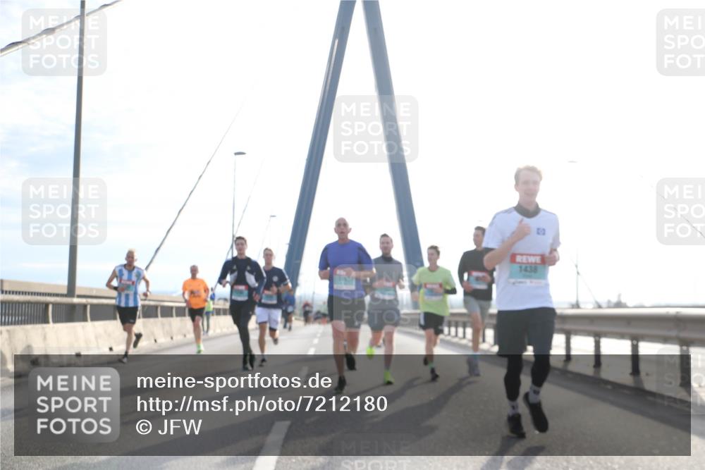 03.10.2024 - Köhlbrandbrückenlauf Jannik Wohlers http://msf.ph/oto/7212180 03.10.2024 09:21:07 Position 1 1438 meine-sportfotos.de