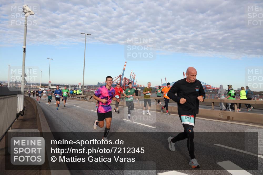 03.10.2024 - Köhlbrandbrückenlauf Matties Gatica Varas http://msf.ph/oto/7212345 03.10.2024 09:37:18 Position 2 1212, 262 meine-sportfotos.de