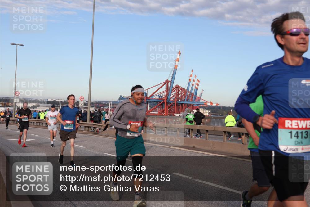 03.10.2024 - Köhlbrandbrückenlauf Matties Gatica Varas http://msf.ph/oto/7212453 03.10.2024 09:37:23 Position 2 2754, 1354, 1413 meine-sportfotos.de