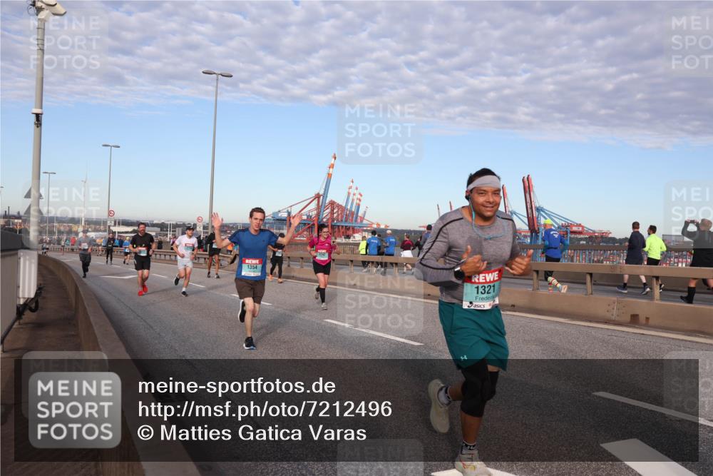 03.10.2024 - Köhlbrandbrückenlauf Matties Gatica Varas http://msf.ph/oto/7212496 03.10.2024 09:37:24 Position 2 1354, 1242, 1321 meine-sportfotos.de