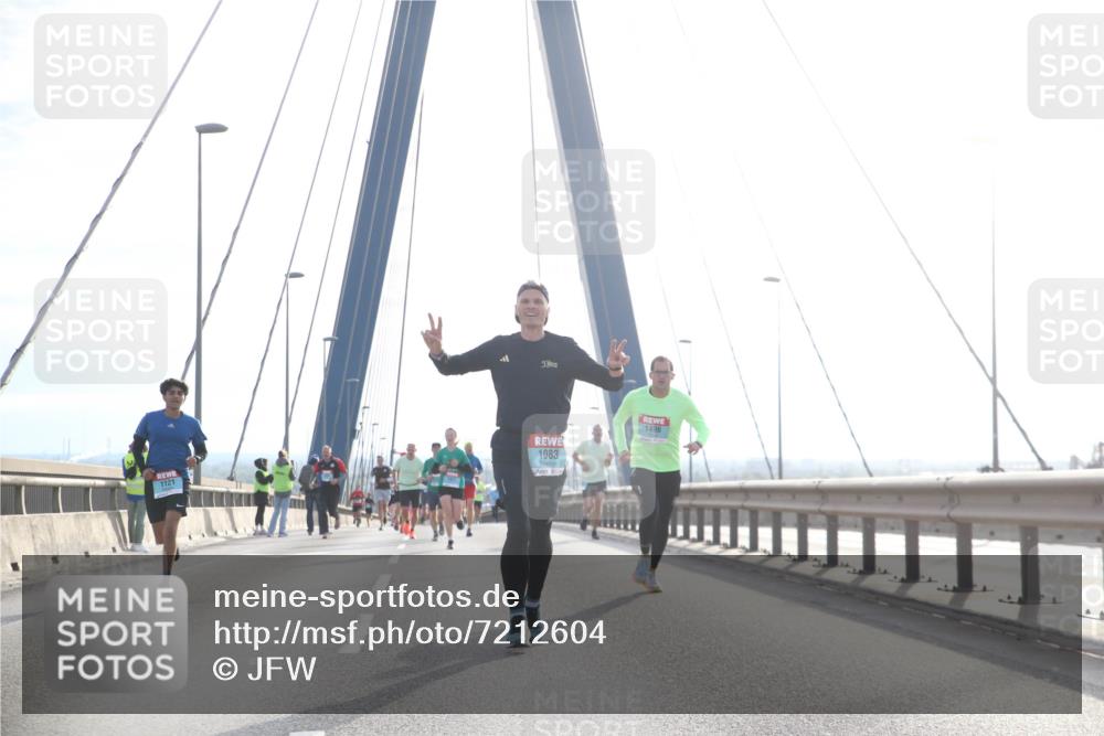 03.10.2024 - Köhlbrandbrückenlauf Jannik Wohlers http://msf.ph/oto/7212604 03.10.2024 09:21:13 Position 1 1121, 1083, 1496 meine-sportfotos.de