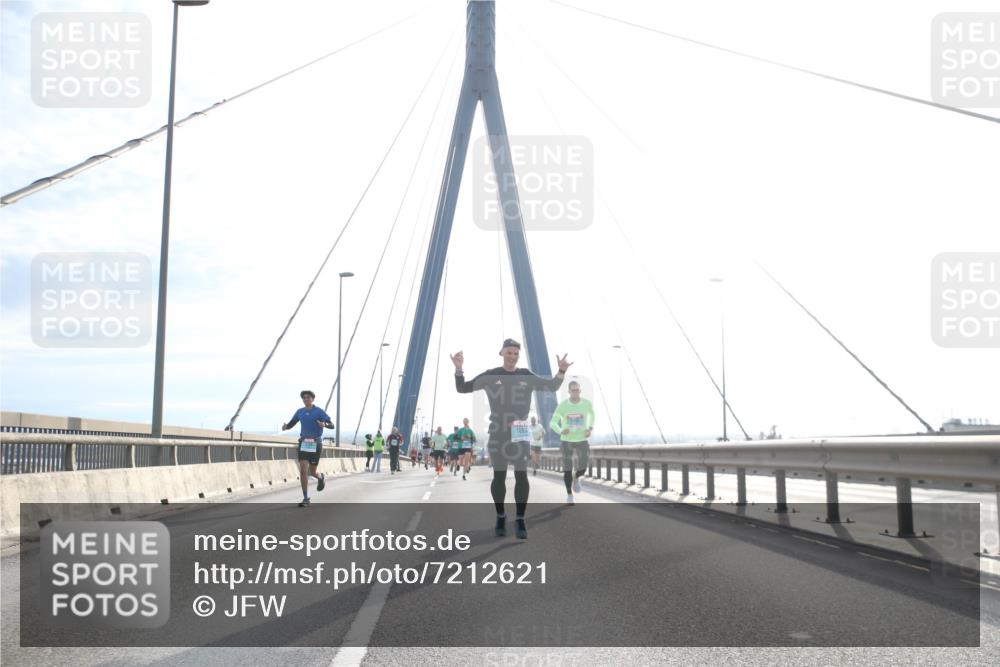 03.10.2024 - Köhlbrandbrückenlauf Jannik Wohlers http://msf.ph/oto/7212621 03.10.2024 09:21:13 Position 1  meine-sportfotos.de