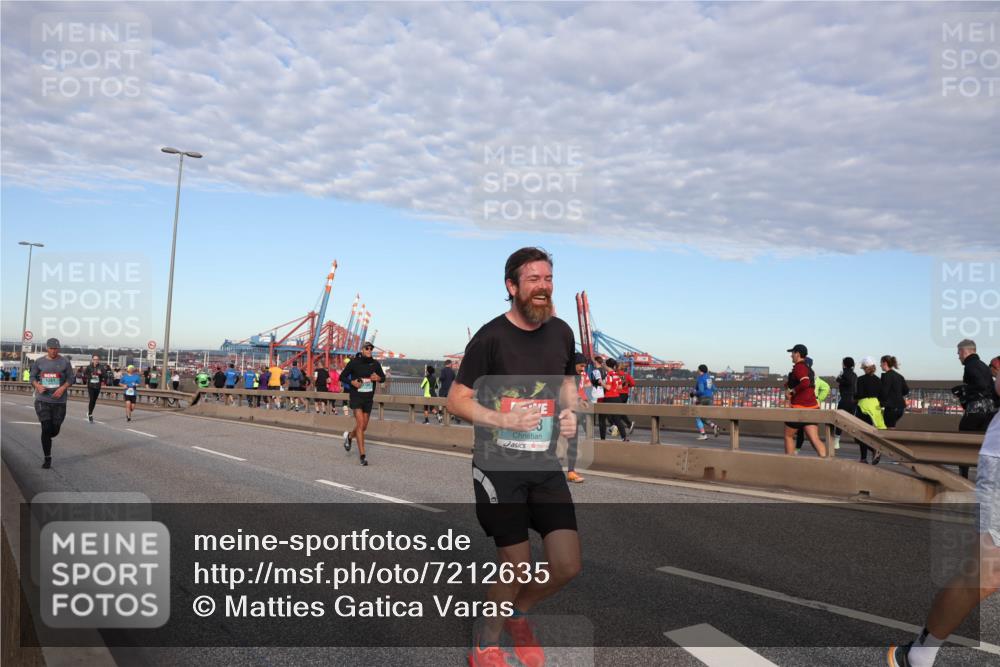 03.10.2024 - Köhlbrandbrückenlauf Matties Gatica Varas http://msf.ph/oto/7212635 03.10.2024 09:37:29 Position 2 1261 meine-sportfotos.de