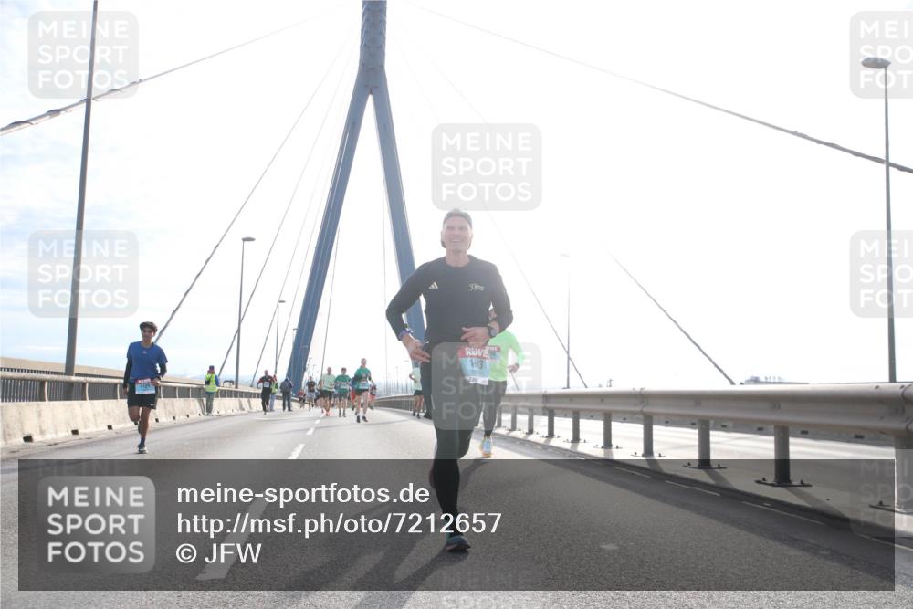 03.10.2024 - Köhlbrandbrückenlauf Jannik Wohlers http://msf.ph/oto/7212657 03.10.2024 09:21:14 Position 1 1083 meine-sportfotos.de