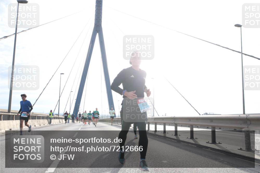 03.10.2024 - Köhlbrandbrückenlauf Jannik Wohlers http://msf.ph/oto/7212666 03.10.2024 09:21:15 Position 1 1121, 1083 meine-sportfotos.de
