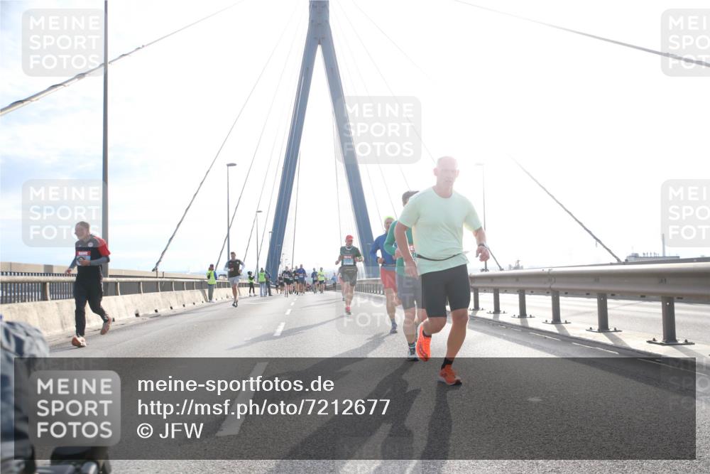 03.10.2024 - Köhlbrandbrückenlauf Jannik Wohlers http://msf.ph/oto/7212677 03.10.2024 09:21:21 Position 1  meine-sportfotos.de