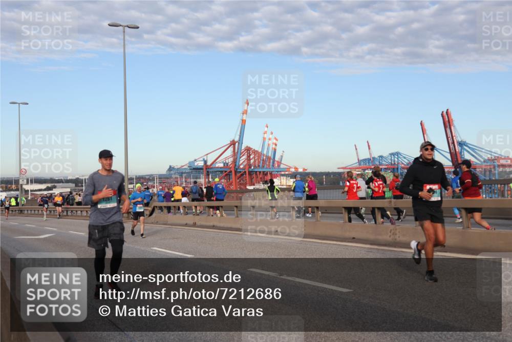 03.10.2024 - Köhlbrandbrückenlauf Matties Gatica Varas http://msf.ph/oto/7212686 03.10.2024 09:37:30 Position 2 1261 meine-sportfotos.de
