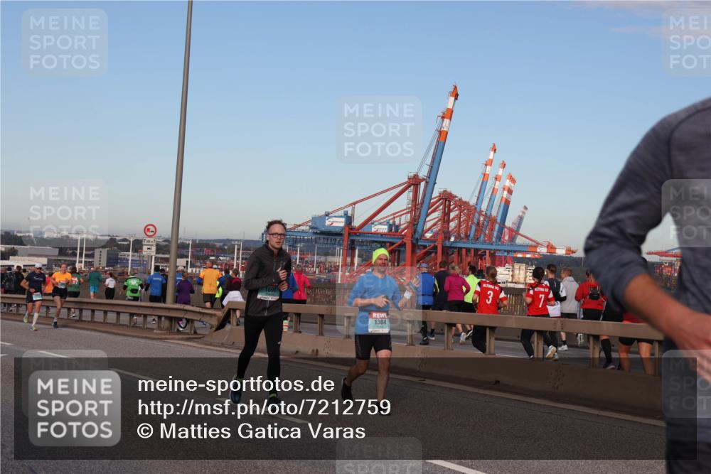 03.10.2024 - Köhlbrandbrückenlauf Matties Gatica Varas http://msf.ph/oto/7212759 03.10.2024 09:37:32 Position 2 1500, 1304, 3, 3, 33, 7 meine-sportfotos.de
