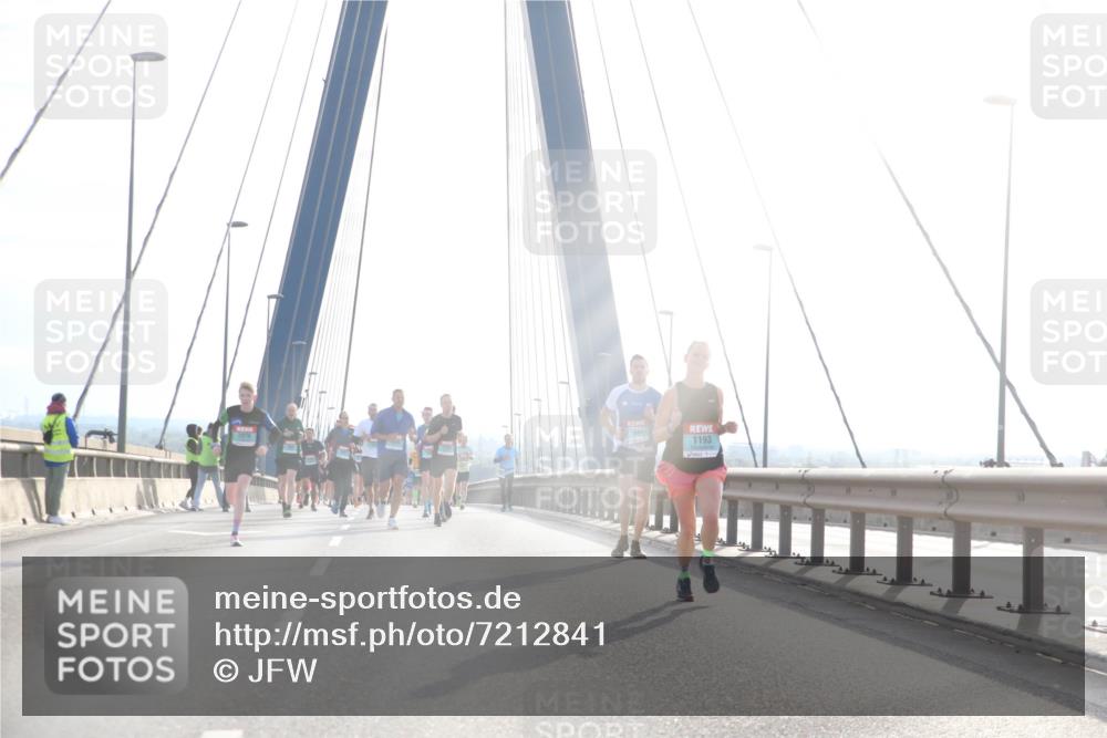03.10.2024 - Köhlbrandbrückenlauf Jannik Wohlers http://msf.ph/oto/7212841 03.10.2024 09:21:25 Position 1 1123, 2076, 1193 meine-sportfotos.de