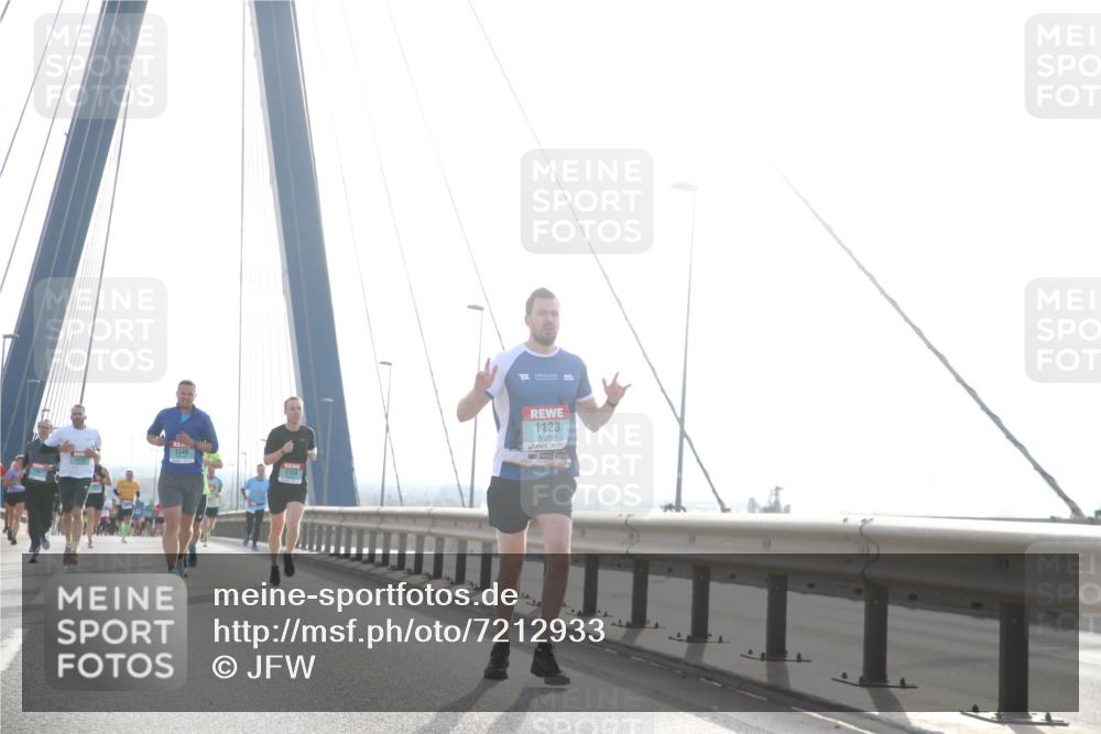03.10.2024 - Köhlbrandbrückenlauf Jannik Wohlers http://msf.ph/oto/7212933 03.10.2024 09:21:28 Position 1 1349, 1159, 1123 meine-sportfotos.de