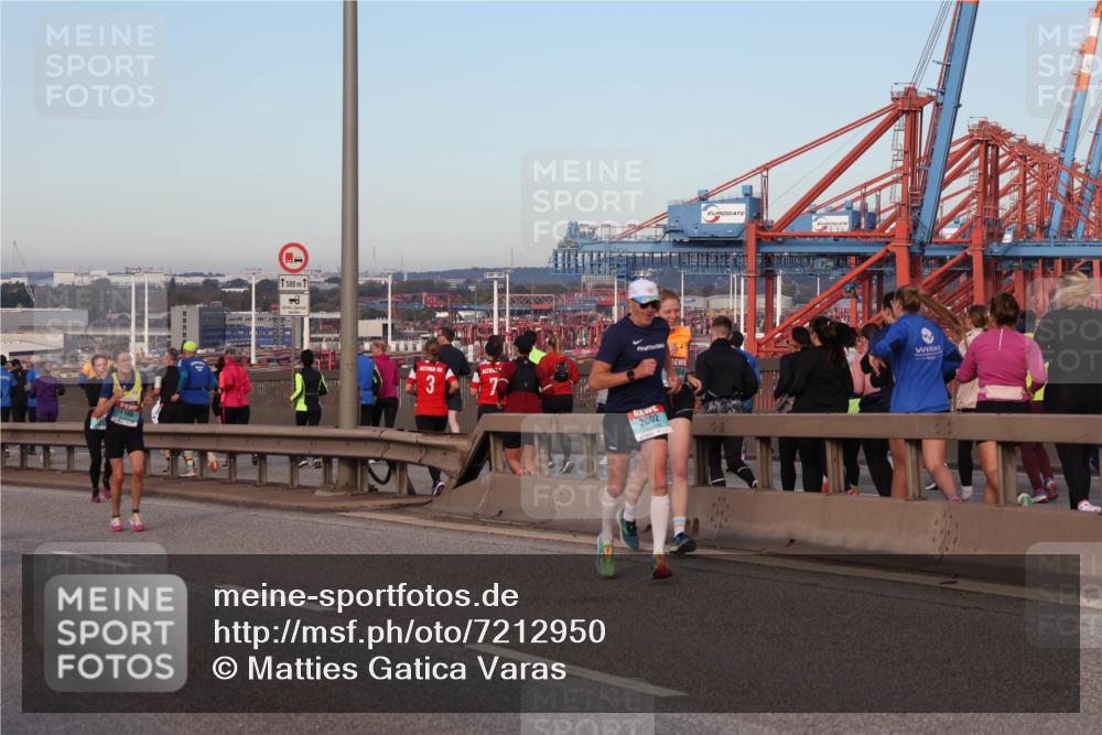 03.10.2024 - Köhlbrandbrückenlauf Matties Gatica Varas http://msf.ph/oto/7212950 03.10.2024 09:37:39 Position 2 1169, 1500, 18, 93, 3, 2002, 204 meine-sportfotos.de