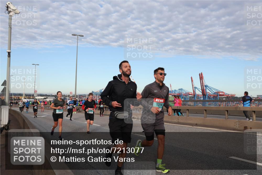 03.10.2024 - Köhlbrandbrückenlauf Matties Gatica Varas http://msf.ph/oto/7213077 03.10.2024 09:37:45 Position 2 1344, 1370, 1314, 2024 meine-sportfotos.de