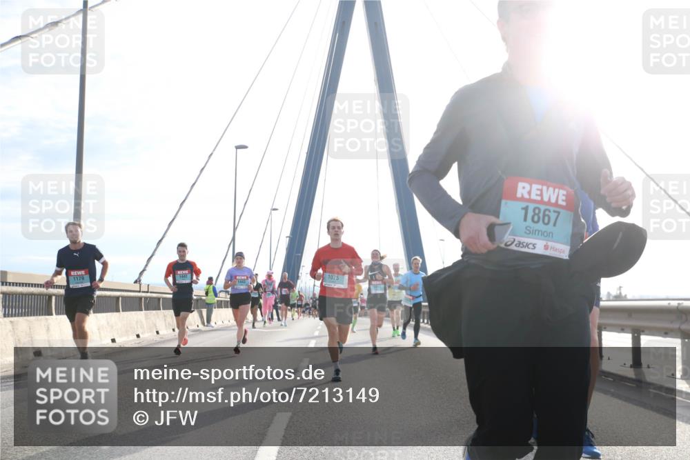 03.10.2024 - Köhlbrandbrückenlauf Jannik Wohlers http://msf.ph/oto/7213149 03.10.2024 09:21:35 Position 1 1179, 1442, 1075, 1443, 1317, 1867 meine-sportfotos.de