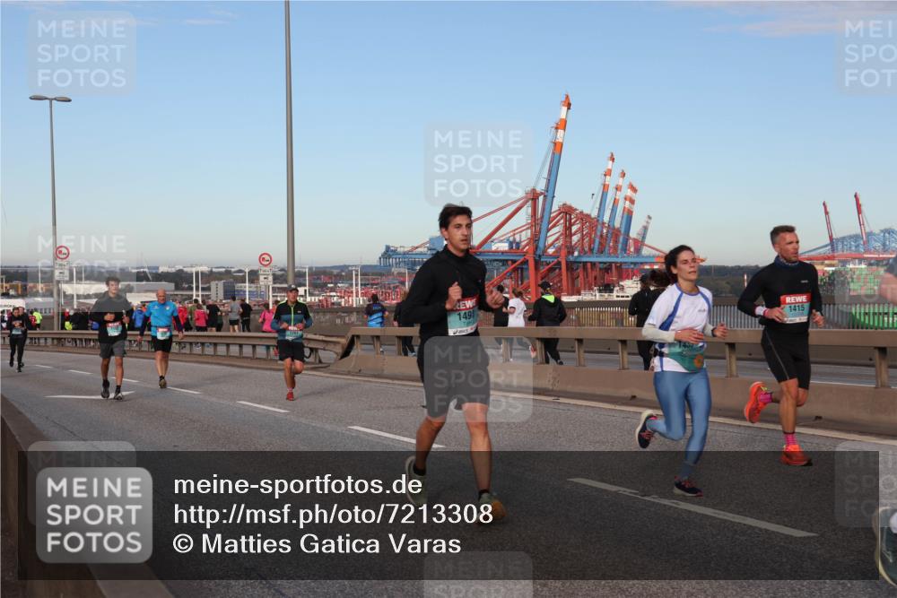 03.10.2024 - Köhlbrandbrückenlauf Matties Gatica Varas http://msf.ph/oto/7213308 03.10.2024 09:37:56 Position 2 149, 1415 meine-sportfotos.de