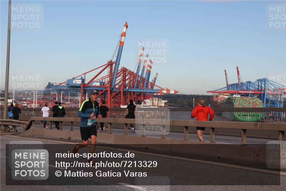 03.10.2024 - Köhlbrandbrückenlauf Matties Gatica Varas http://msf.ph/oto/7213329 03.10.2024 09:37:59 Position 2 2261 meine-sportfotos.de
