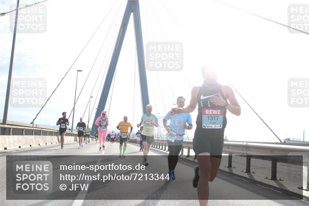 03.10.2024 - Köhlbrandbrückenlauf Jannik Wohlers http://msf.ph/oto/7213344 03.10.2024 09:21:38 Position 1 1268, 1060, 1317 meine-sportfotos.de