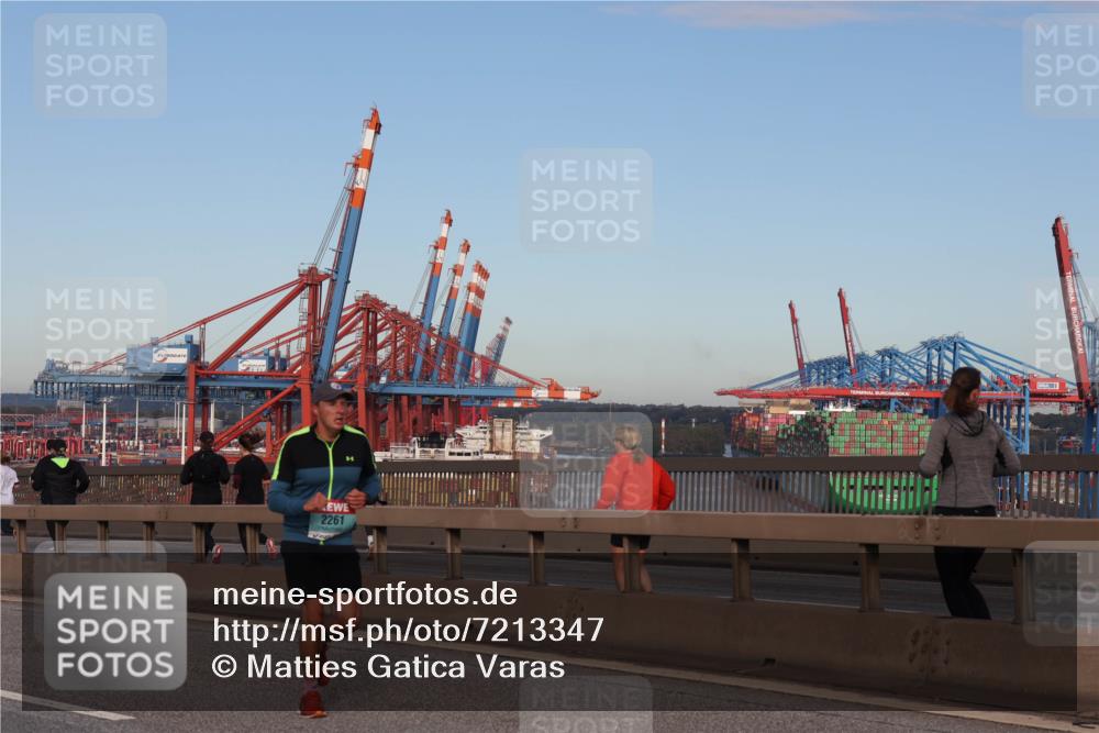 03.10.2024 - Köhlbrandbrückenlauf Matties Gatica Varas http://msf.ph/oto/7213347 03.10.2024 09:37:59 Position 2 2261 meine-sportfotos.de