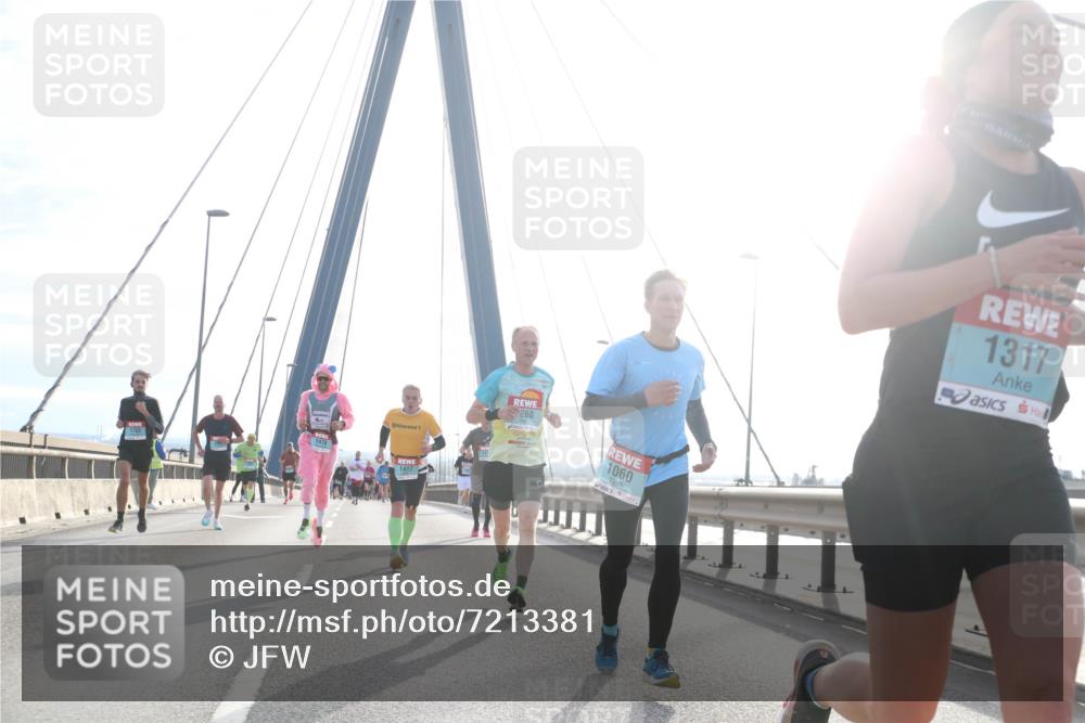 03.10.2024 - Köhlbrandbrückenlauf Jannik Wohlers http://msf.ph/oto/7213381 03.10.2024 09:21:38 Position 1 268, 1060, 1478, 1417, 1317 meine-sportfotos.de