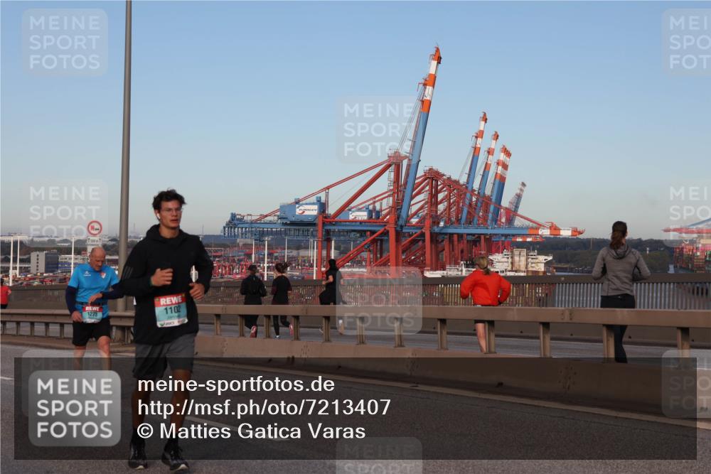 03.10.2024 - Köhlbrandbrückenlauf Matties Gatica Varas http://msf.ph/oto/7213407 03.10.2024 09:38:01 Position 2 1500, 1, 1273, 1102 meine-sportfotos.de
