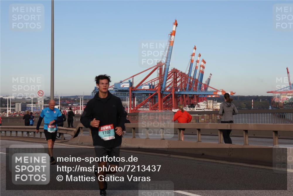 03.10.2024 - Köhlbrandbrückenlauf Matties Gatica Varas http://msf.ph/oto/7213437 03.10.2024 09:38:01 Position 2 1500, 1273, 1102 meine-sportfotos.de