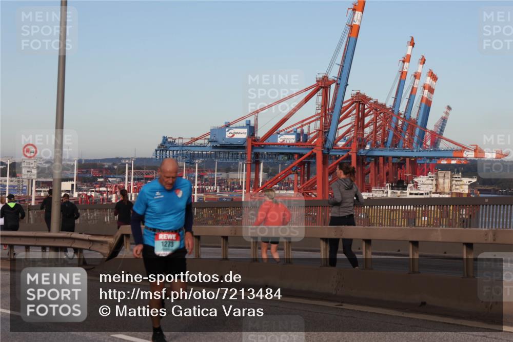 03.10.2024 - Köhlbrandbrückenlauf Matties Gatica Varas http://msf.ph/oto/7213484 03.10.2024 09:38:03 Position 2 1500, 1, 1273 meine-sportfotos.de
