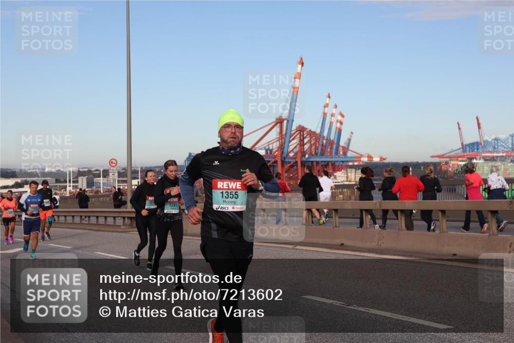 03.10.2024 - Köhlbrandbrückenlauf Matties Gatica Varas http://msf.ph/oto/7213602 03.10.2024 09:38:06 Position 2 131, 1281, 1187, 1355 meine-sportfotos.de