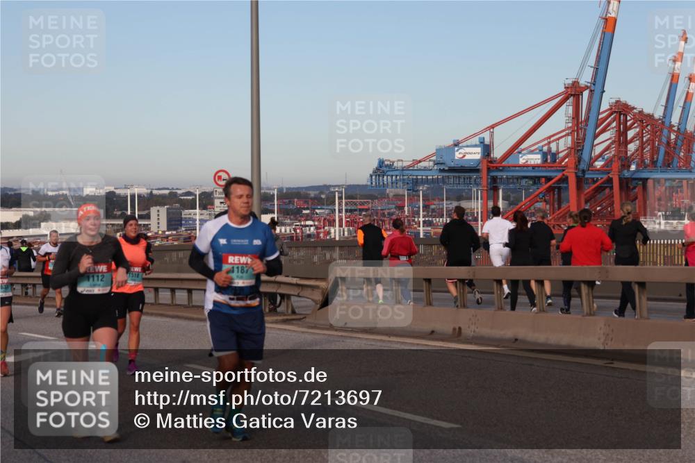 03.10.2024 - Köhlbrandbrückenlauf Matties Gatica Varas http://msf.ph/oto/7213697 03.10.2024 09:38:09 Position 2 1112, 1500, 1518, 1187 meine-sportfotos.de