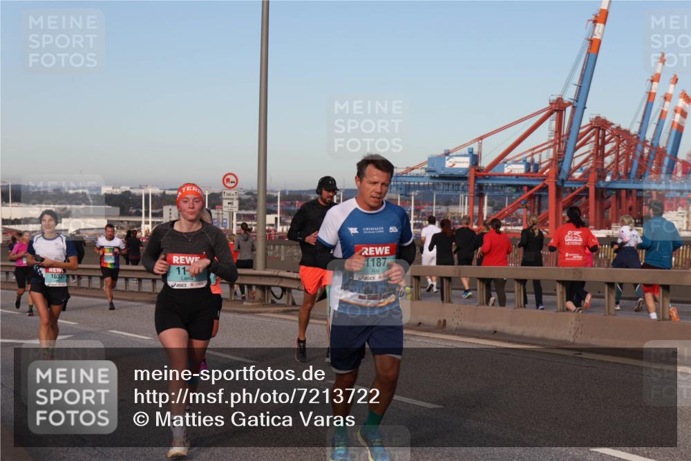 03.10.2024 - Köhlbrandbrückenlauf Matties Gatica Varas http://msf.ph/oto/7213722 03.10.2024 09:38:10 Position 2 500, 1637, 11, 1187 meine-sportfotos.de