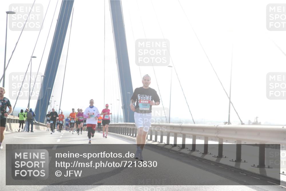 03.10.2024 - Köhlbrandbrückenlauf Jannik Wohlers http://msf.ph/oto/7213830 03.10.2024 09:21:45 Position 1 1554 meine-sportfotos.de
