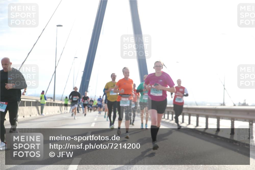 03.10.2024 - Köhlbrandbrückenlauf Jannik Wohlers http://msf.ph/oto/7214200 03.10.2024 09:21:54 Position 1 12, 26, 2, 1462, 1242 meine-sportfotos.de