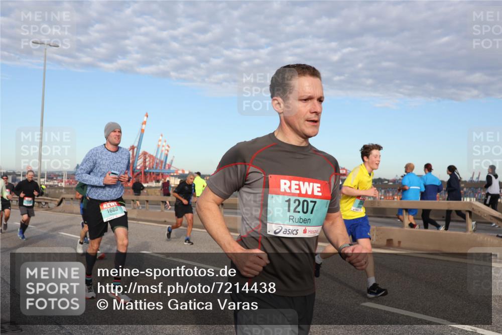 03.10.2024 - Köhlbrandbrückenlauf Matties Gatica Varas http://msf.ph/oto/7214438 03.10.2024 09:38:35 Position 2 1688, 1207 meine-sportfotos.de