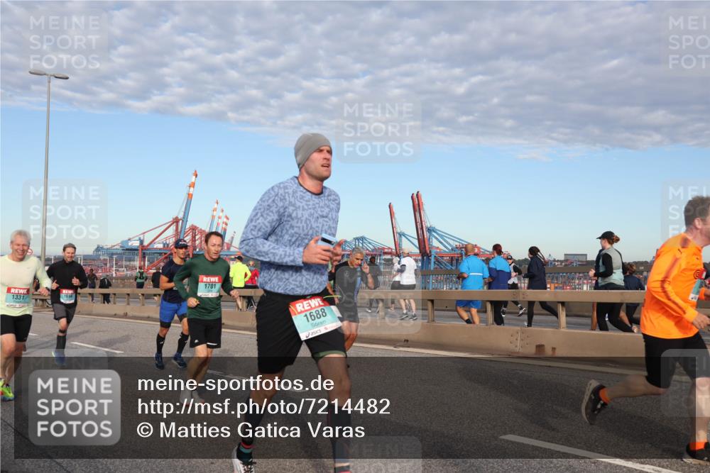 03.10.2024 - Köhlbrandbrückenlauf Matties Gatica Varas http://msf.ph/oto/7214482 03.10.2024 09:38:36 Position 2 1694, 1331, 1701, 1688 meine-sportfotos.de