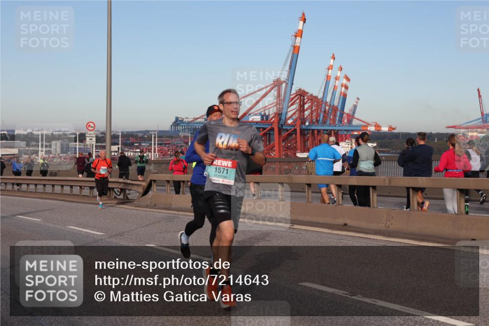 03.10.2024 - Köhlbrandbrückenlauf Matties Gatica Varas http://msf.ph/oto/7214643 03.10.2024 09:38:40 Position 2 500, 1571 meine-sportfotos.de
