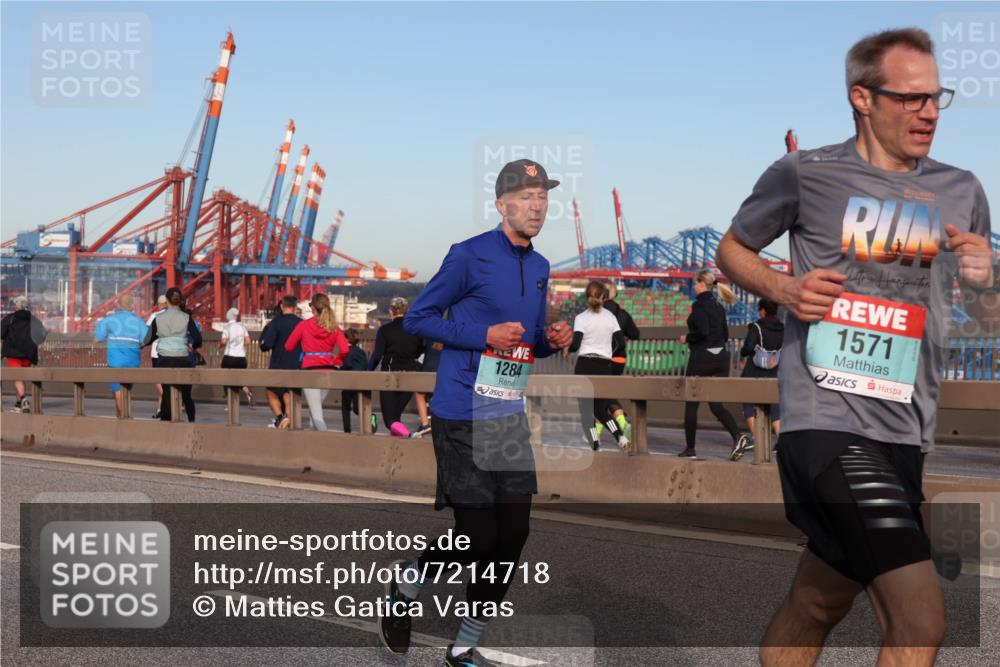 03.10.2024 - Köhlbrandbrückenlauf Matties Gatica Varas http://msf.ph/oto/7214718 03.10.2024 09:38:42 Position 2 1284, 1571 meine-sportfotos.de