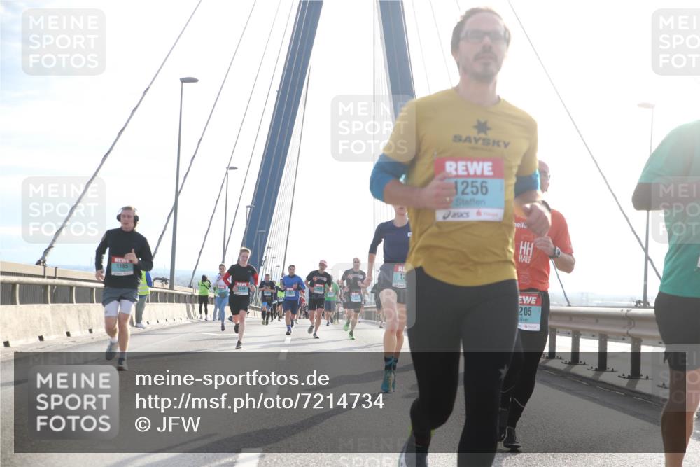 03.10.2024 - Köhlbrandbrückenlauf Jannik Wohlers http://msf.ph/oto/7214734 03.10.2024 09:21:57 Position 1 1185, 1344, 1, 12, 1256, 205 meine-sportfotos.de
