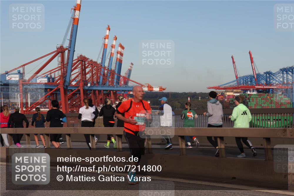 03.10.2024 - Köhlbrandbrückenlauf Matties Gatica Varas http://msf.ph/oto/7214800 03.10.2024 09:38:45 Position 2 2399, 1224 meine-sportfotos.de