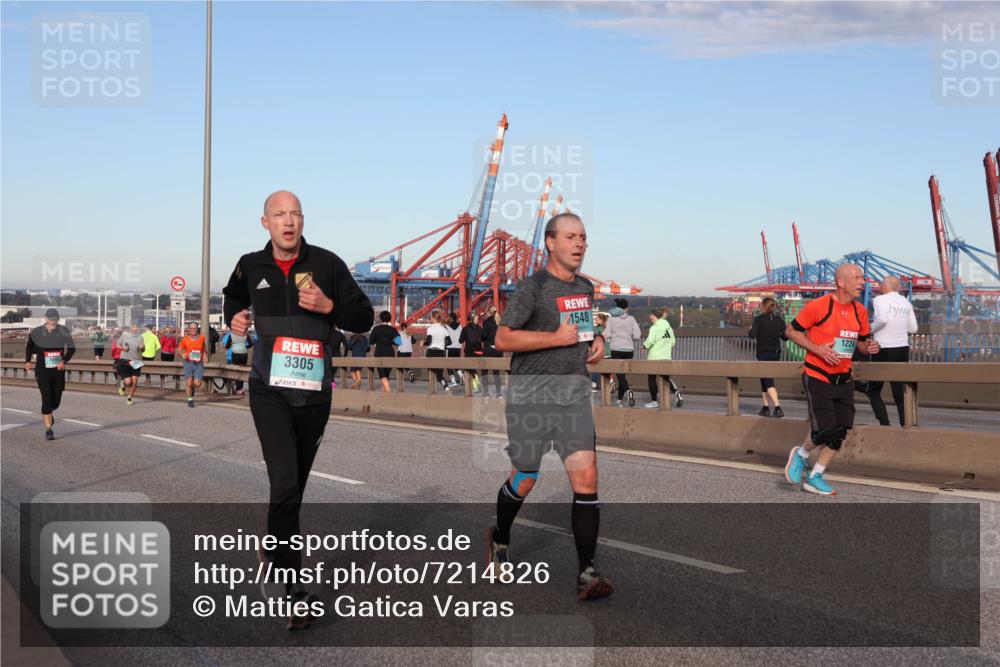 03.10.2024 - Köhlbrandbrückenlauf Matties Gatica Varas http://msf.ph/oto/7214826 03.10.2024 09:38:47 Position 2 3305, 1548, 1224 meine-sportfotos.de