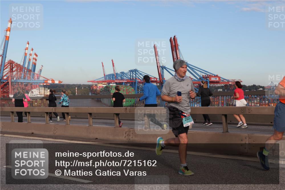 03.10.2024 - Köhlbrandbrückenlauf Matties Gatica Varas http://msf.ph/oto/7215162 03.10.2024 09:38:55 Position 2 2037 meine-sportfotos.de