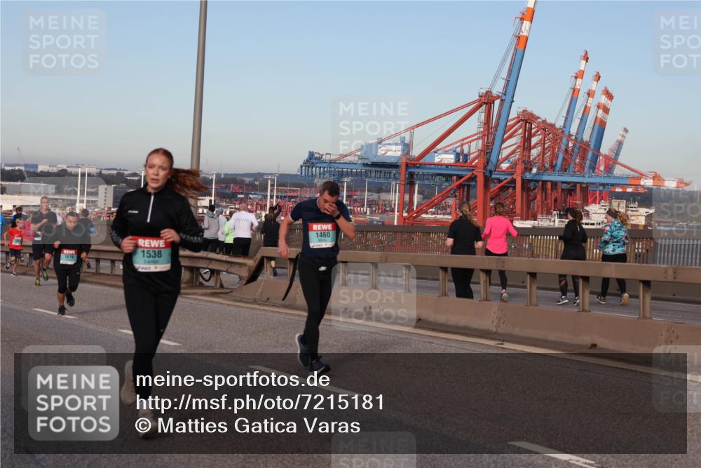 03.10.2024 - Köhlbrandbrückenlauf Matties Gatica Varas http://msf.ph/oto/7215181 03.10.2024 09:38:56 Position 2 1676, 1538, 1460 meine-sportfotos.de