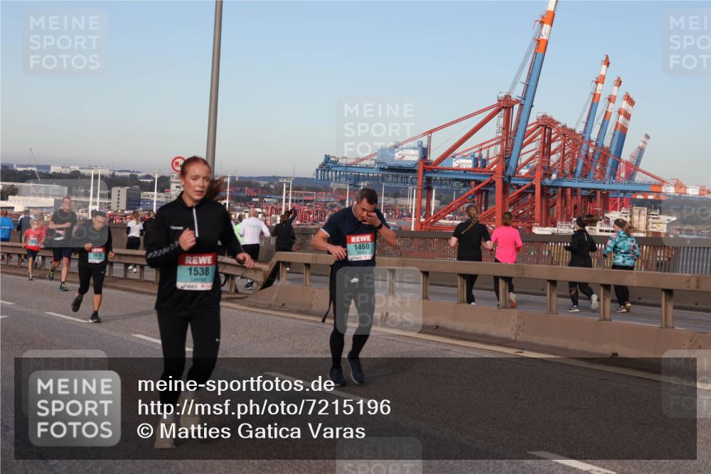 03.10.2024 - Köhlbrandbrückenlauf Matties Gatica Varas http://msf.ph/oto/7215196 03.10.2024 09:38:57 Position 2 1676, 1538, 1460 meine-sportfotos.de