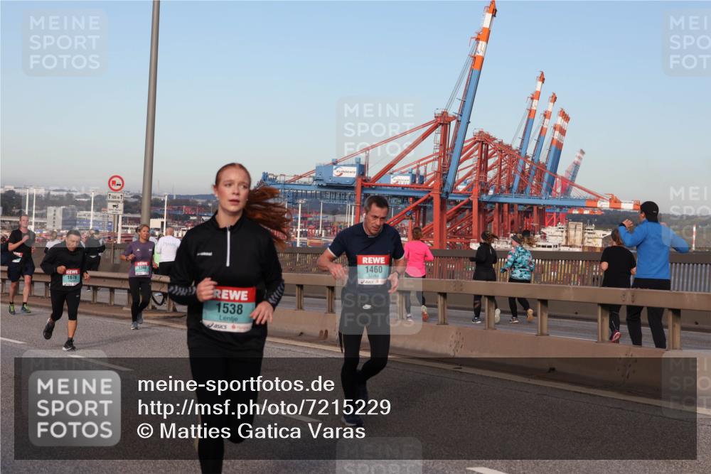 03.10.2024 - Köhlbrandbrückenlauf Matties Gatica Varas http://msf.ph/oto/7215229 03.10.2024 09:38:57 Position 2 500, 1676, 1390, 1538, 1460 meine-sportfotos.de