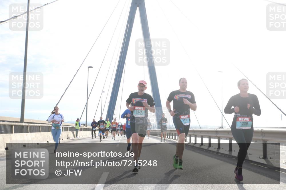 03.10.2024 - Köhlbrandbrückenlauf Jannik Wohlers http://msf.ph/oto/7215248 03.10.2024 09:22:02 Position 1 1433, 1425, 1119, 1229 meine-sportfotos.de