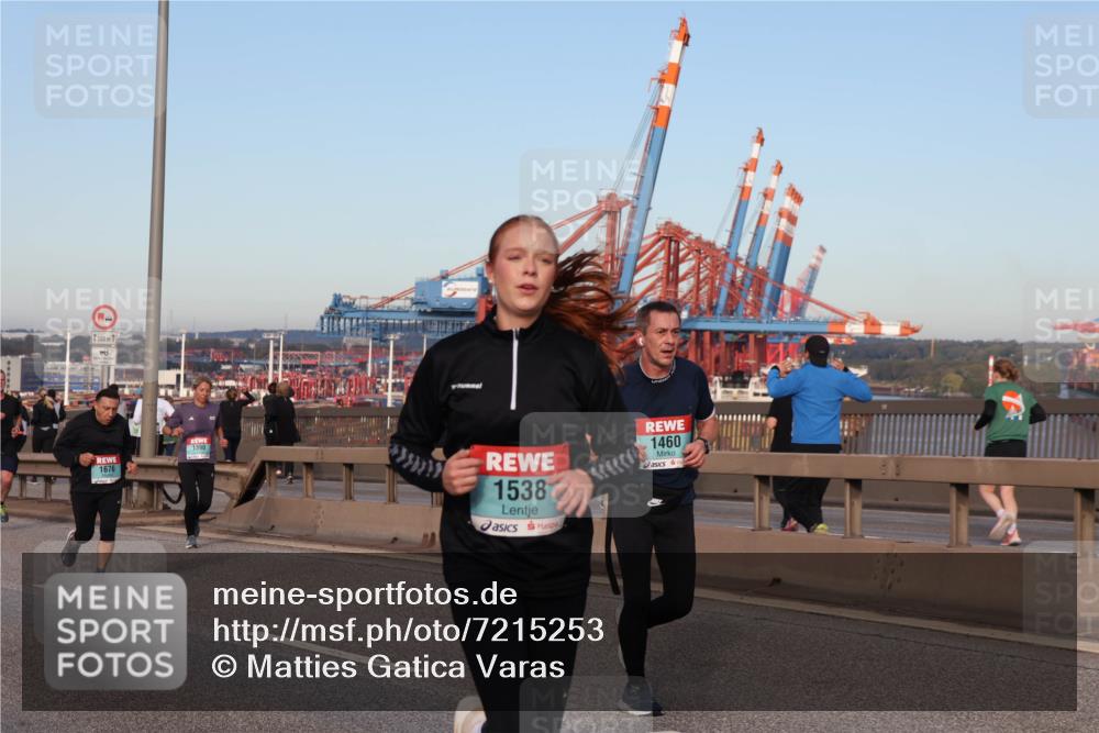 03.10.2024 - Köhlbrandbrückenlauf Matties Gatica Varas http://msf.ph/oto/7215253 03.10.2024 09:38:58 Position 2 500, 1676, 1390, 1538, 1460 meine-sportfotos.de