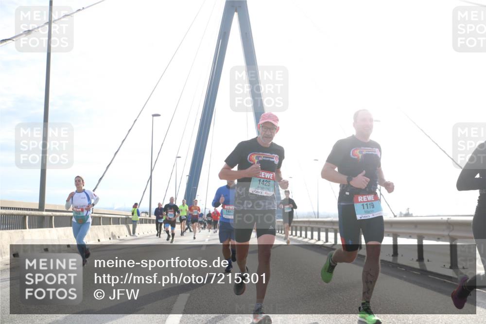 03.10.2024 - Köhlbrandbrückenlauf Jannik Wohlers http://msf.ph/oto/7215301 03.10.2024 09:22:02 Position 1 1433, 1447, 1425, 1119 meine-sportfotos.de