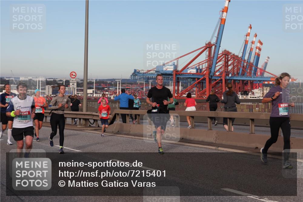 03.10.2024 - Köhlbrandbrückenlauf Matties Gatica Varas http://msf.ph/oto/7215401 03.10.2024 09:39:03 Position 2 114, 1488, 1670, 1500, 1, 1669, 1390 meine-sportfotos.de