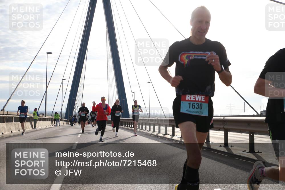 03.10.2024 - Köhlbrandbrückenlauf Jannik Wohlers http://msf.ph/oto/7215468 03.10.2024 09:22:10 Position 1 1630 meine-sportfotos.de