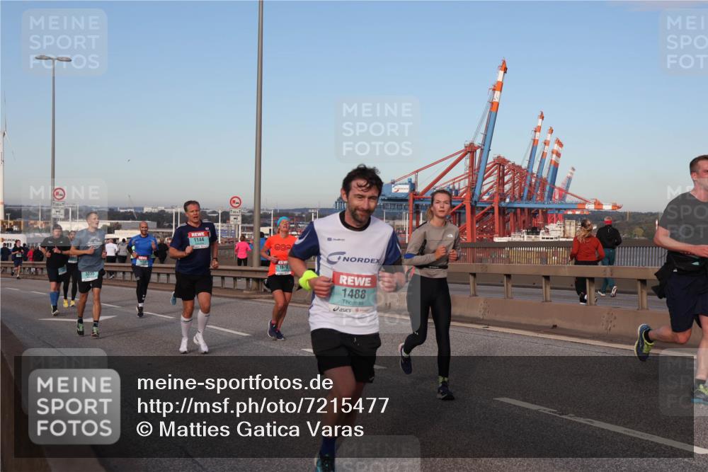 03.10.2024 - Köhlbrandbrückenlauf Matties Gatica Varas http://msf.ph/oto/7215477 03.10.2024 09:39:06 Position 2 1500, 3235, 1144, 1, 1670, 1488 meine-sportfotos.de