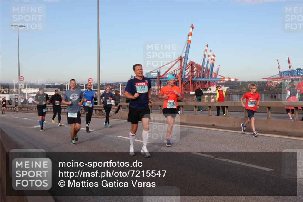 03.10.2024 - Köhlbrandbrückenlauf Matties Gatica Varas http://msf.ph/oto/7215547 03.10.2024 09:39:08 Position 2 1633, 1144, 1670, 1669 meine-sportfotos.de